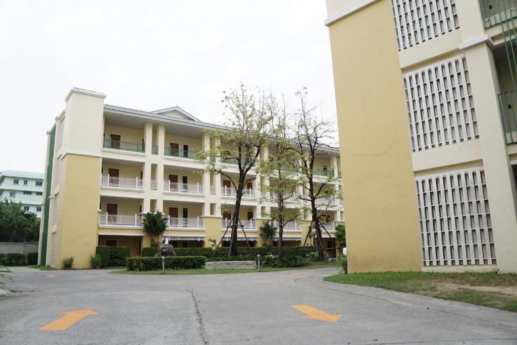 The One Residence Hotel Banguecoque Exterior foto